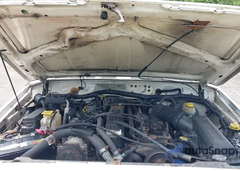 1998 Jeep Cherokee Classic/Sport z USA, uszkodzony, nr VIN 1J4FJ68SXWL243008